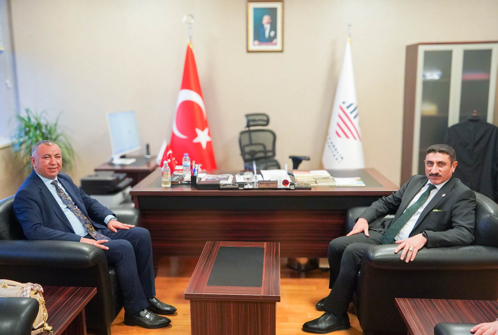 Kilis Milletvekili Mustafa Demir, Rektörümüz Prof. Dr. Zekeriya Akman’ı Ziyaret Etti